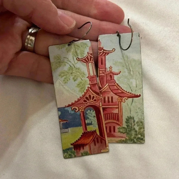 One of a kind of earrings made from a decorative tin by an artist in Oklahoma - Picture 5 of 7